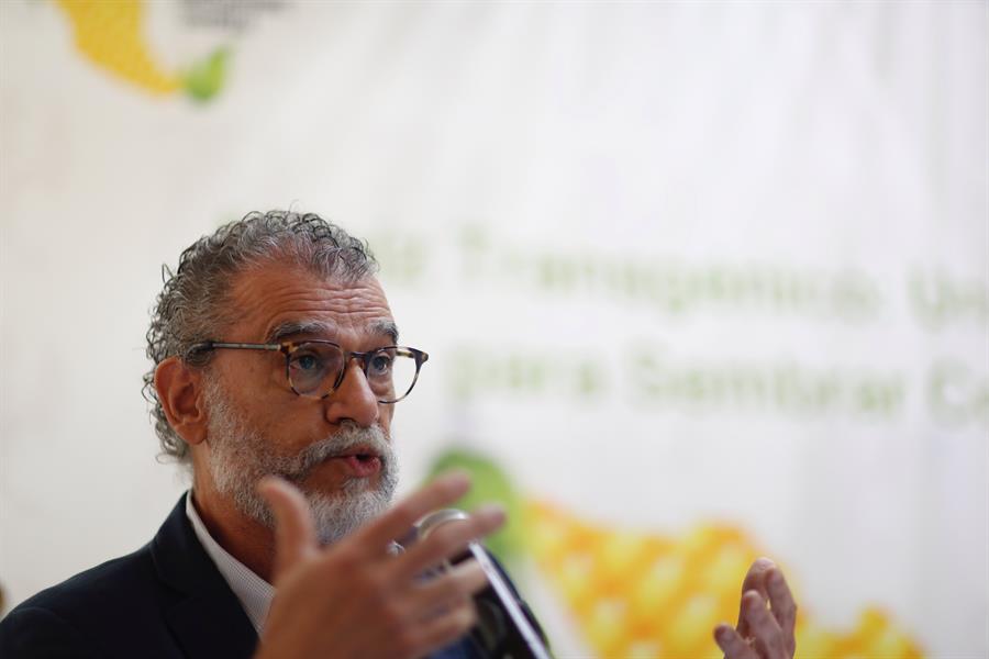 La senadora Xóchitl Gálvez participa durante un acto de registro como precandidata a la presidencia de México por el Partido Acción Nacional (PAN) hoy, en Ciudad de México (México). EFE/José Méndez
