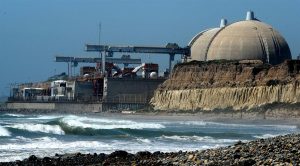 Fotografía de archivo de la central nuclear de San Onofre, en la costa del estado de California, EUA EFE/Mike Nelson