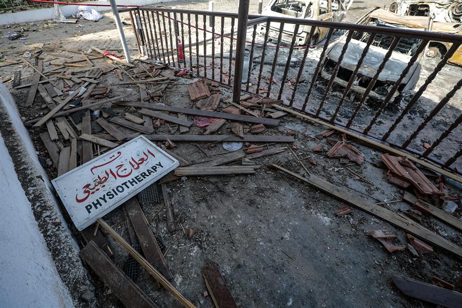 Foto de archivo del ataque al hospital Al Ahli en Gaza. EFE/EPA/MOHAMMED SABER