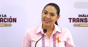 La gobernadora Indira Vizcaíno Silva.