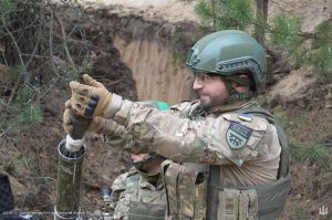 Un soldado ucraniano en una localización no especificada. EFE/ Brigada 241 del Ejército ucraniano