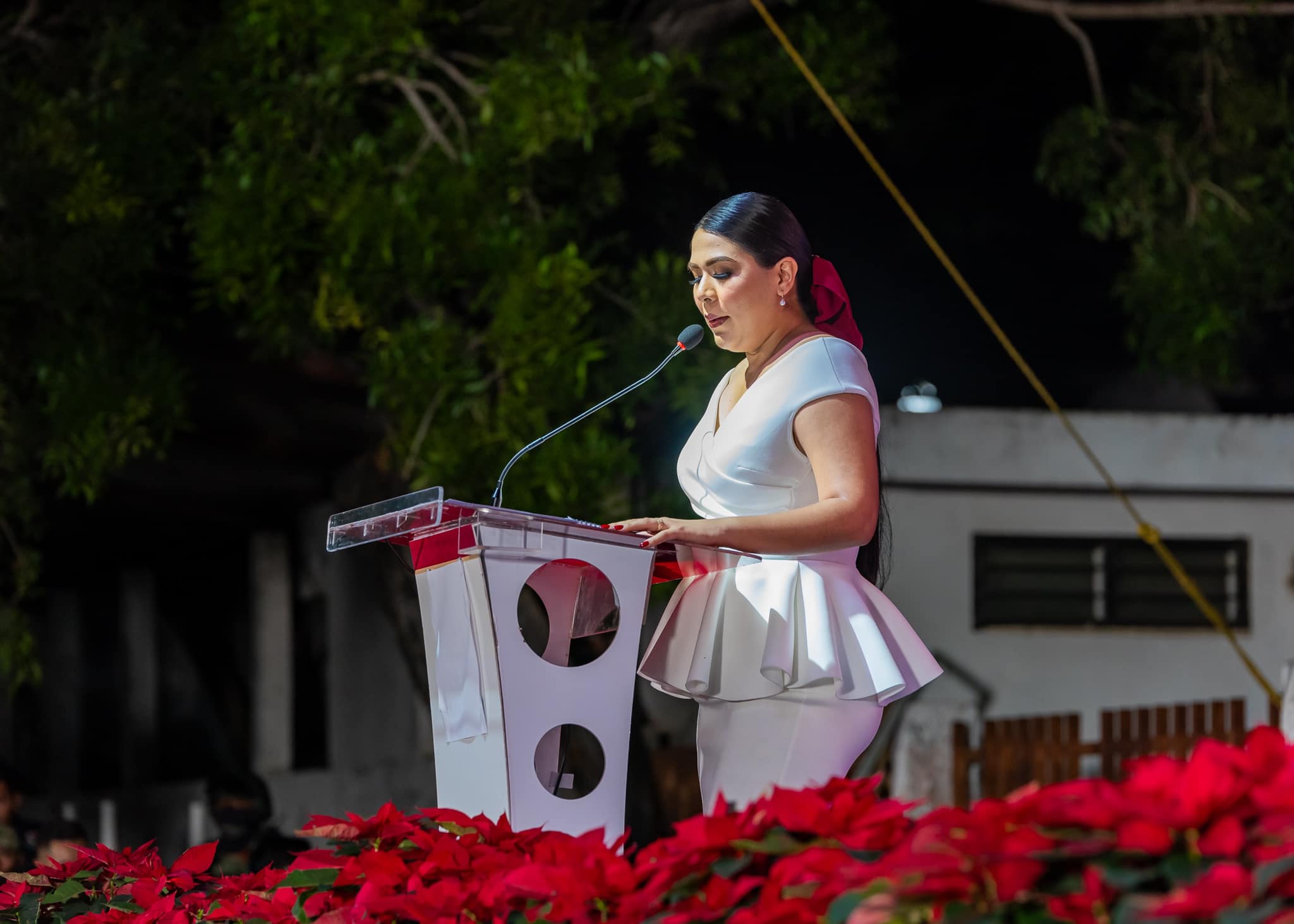 La alcaldesa de Armería, Diana Zepeda.