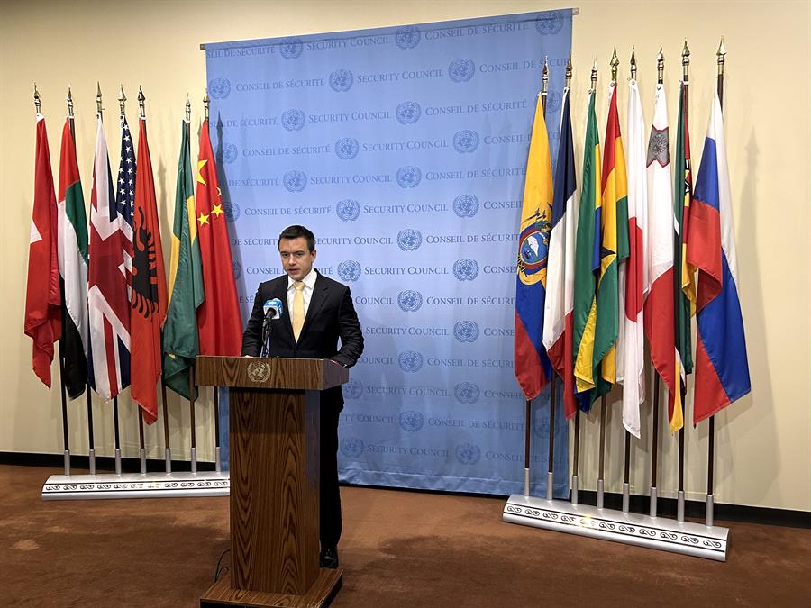 El presidente ecuatoriano, Daniel Noboa, habla hoy durante una rueda de prensa en la sede de las Naciones Unidas en Nueva York (EUA). EFE/Javier Otazu