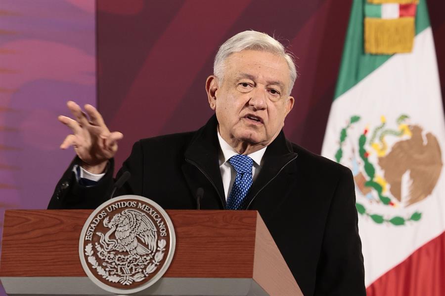 El presidente de México, Andrés Manuel López Obrador, participa durante su conferencia de prensa matutina en Palacio Nacional de la Ciudad de México (México). Imagen de archivo. EFE/José Méndez