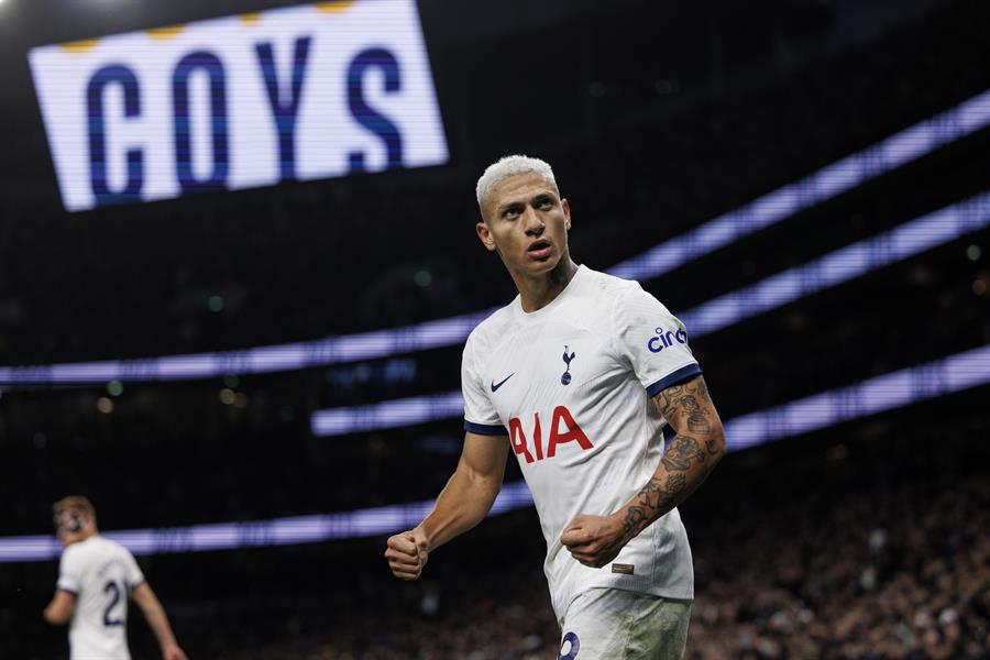 El jugador brasileño Richarlison, del Tottenham, celebra el 3-0 durante el partido de la Premier League que han jugado Tottenham Hotspur y Newcastle United en Londres, Reino Unido. EFE/EPA/TOLGA AKMEN ions.