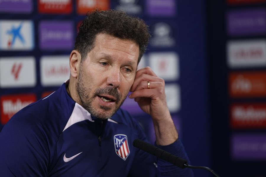 Simeone, durante la rueda de prensa de este sábado. EFE/Zipi Aragón