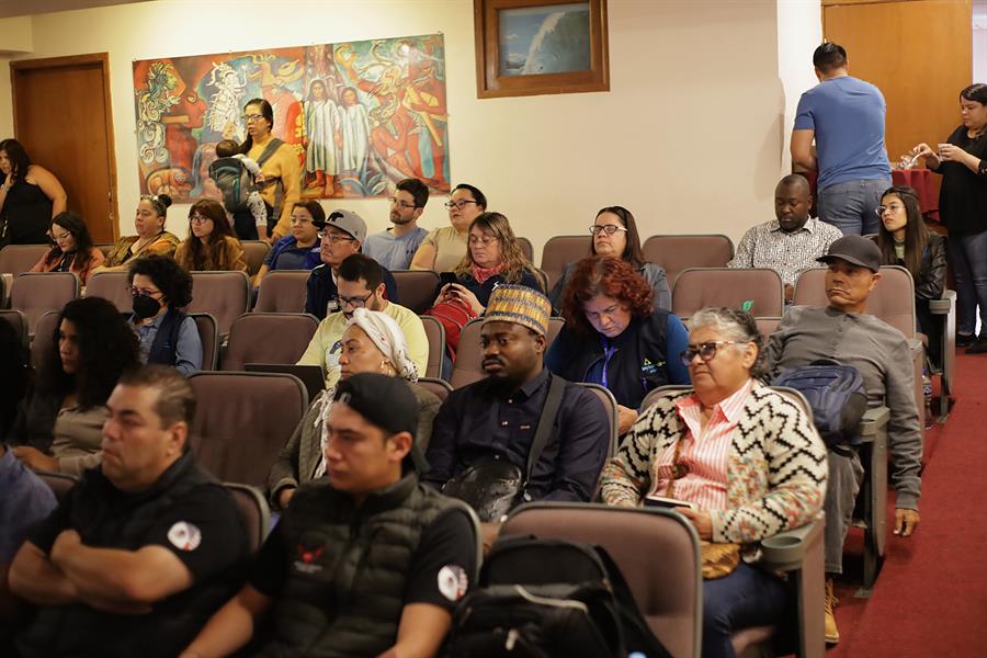 Activistas participan en la presentación de la aplicación Umed.Me para el historial médico de migrantes, el 30 de noviembre de 2023, en Tijuana, Baja California (México). EFE/ Joebeth Terríquez