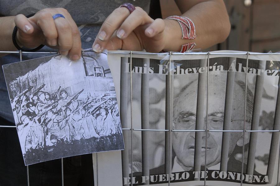 La resolución "reconoce que familiares de personas desaparecidas tienen derecho a reclamar a través del juicio de amparo las resistencias de la Sedena a abrir sus archivos", según Artículo 19 y el Centro Prodh. EFE/Mario Guzmán