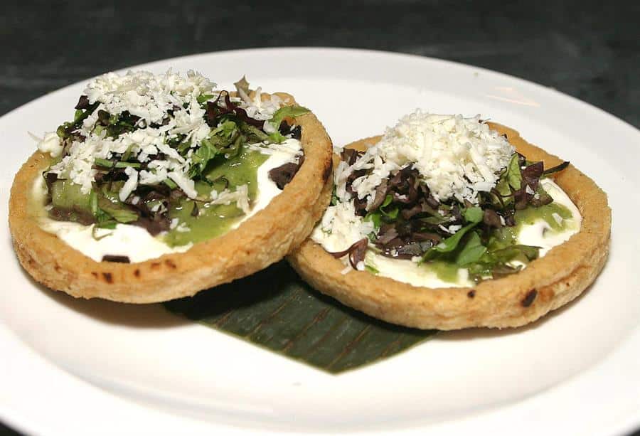 Fotografía de archivo en la que se registró un plato de sopes mexicanos, preparados por el cocinero estadounidense de origen mexicano Aarón Sánchez, en su restaurante “Paladar”, en Nueva York (NY, EUA). EFE/Miguel Rajmil