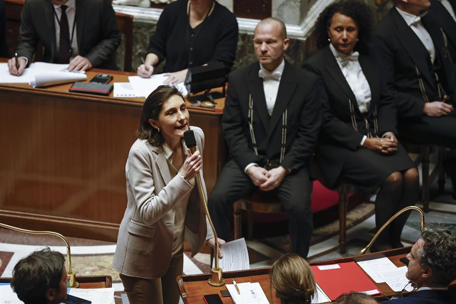 Ministra gala de educación Amelie Oudea-Castera, en sesión de la asamblea nacional.EFE/EPA/YOAN VALAT