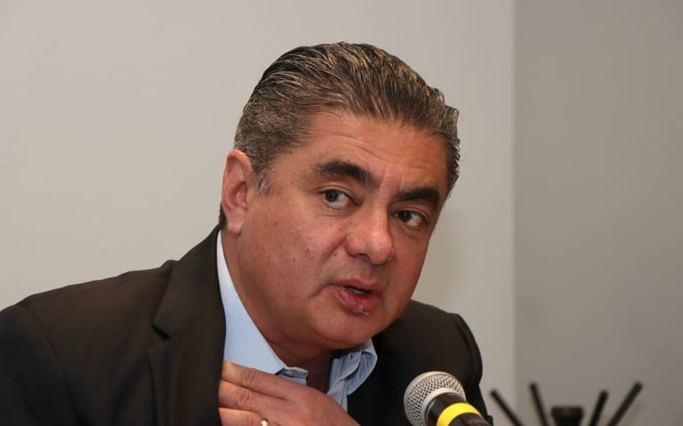 El diputado federal Luis Espinosa Cházaro.