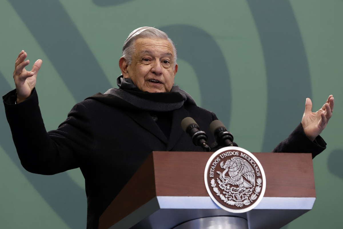 El Presidente de México, Andrés Manuel López Obrador, habla durante una rueda de prensa en el estado de Puebla. EFE/Hilda Ríos