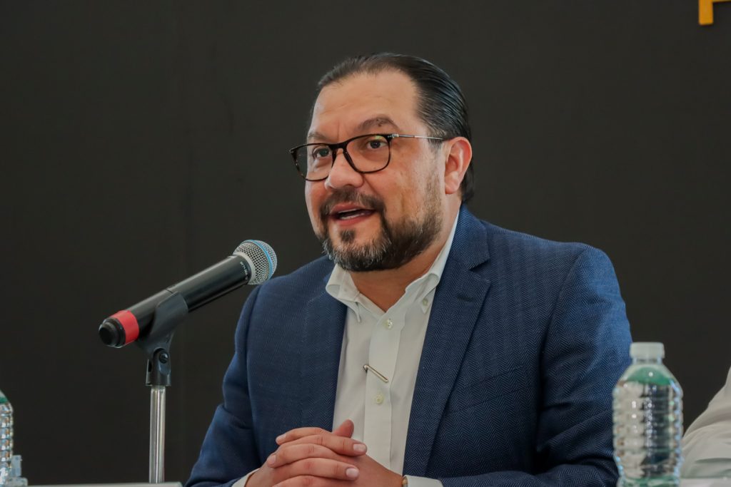 Rafael Verduzco Zepeda, del Colegio del Estado.