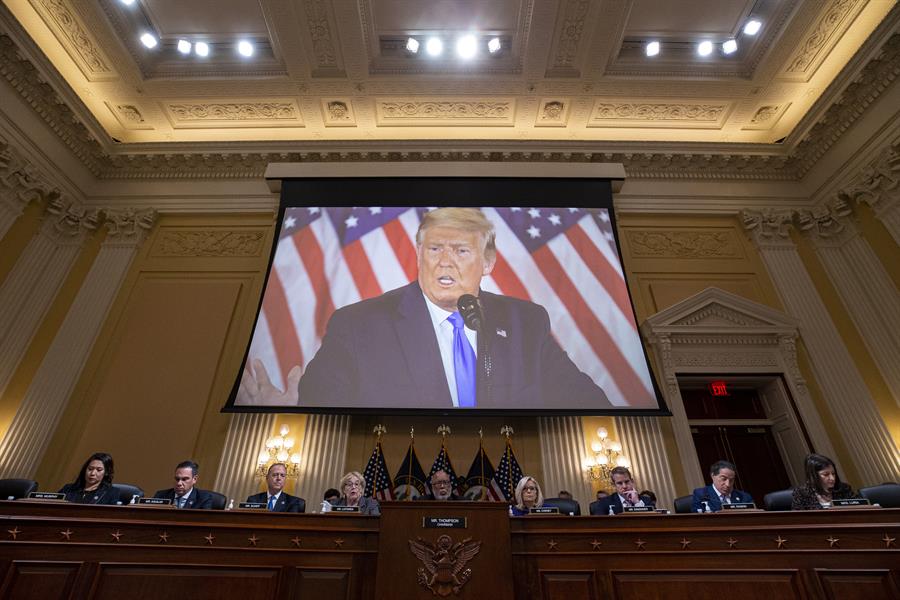 Imagen de archivo del expresidente estadounidense Donald Trump durante una audiencia del Comité Selecto para investigar el ataque del 6 de enero al Capitolio. EFE/EPA/Al Drago / POOL