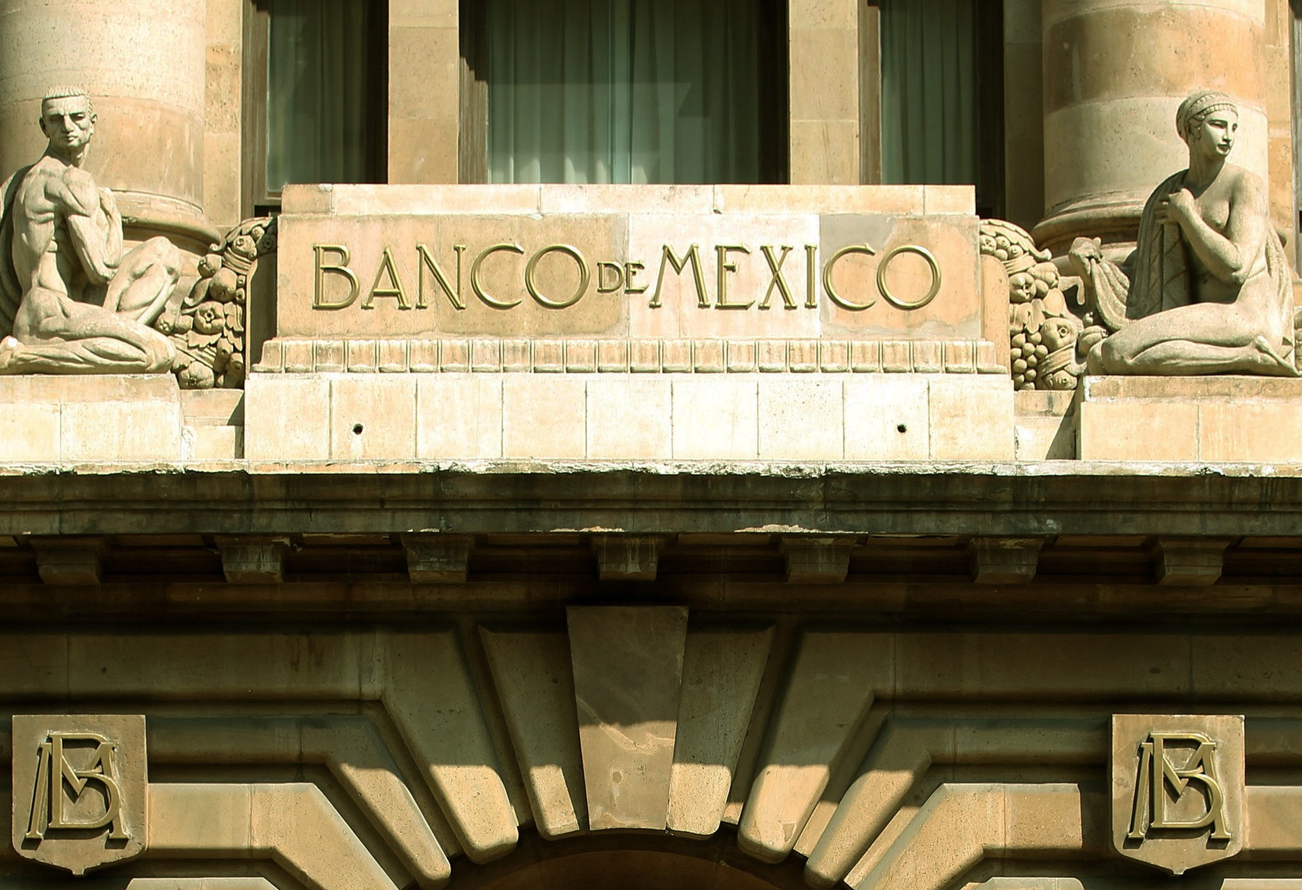 Edificio central del Banco de México, en Ciudad de México. EFE/Alex Cruz