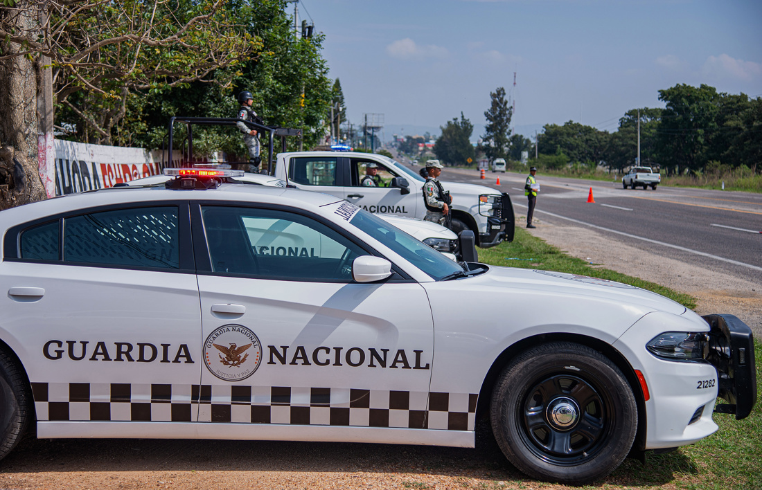 Elementos de la Guardia Nacional en un reten instalados en Frontera Comalapa, Chiapas. EFE/Carlos López