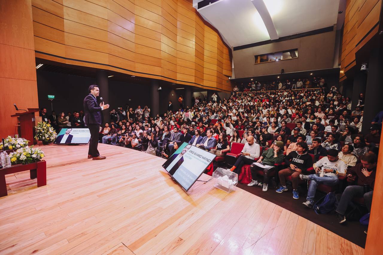 Jorge Álvarez Máynez en un diálogo con estudiantes del Instituto Tecnológico Autónomo de México.