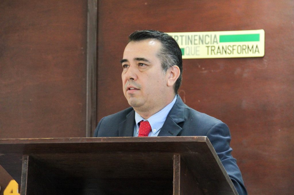 Carlos Alberto Montes Carbajal, delegado de Tecomán.