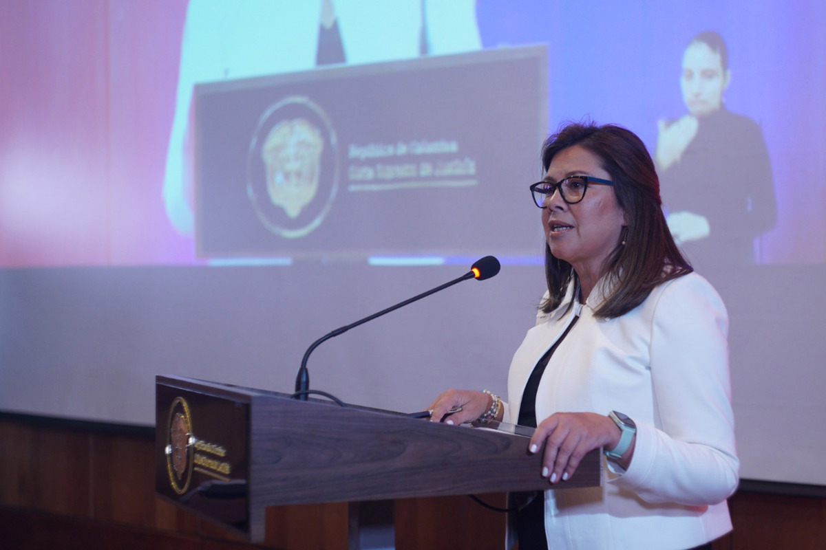 Fotografía sin fechar cedida por la Corte Suprema de Justicia de Colombia que muestra a la nueva fiscal general, Luz Adriana Camargo, mientras habla en un evento en Bogotá (Colombia). EFE/Corte Suprema