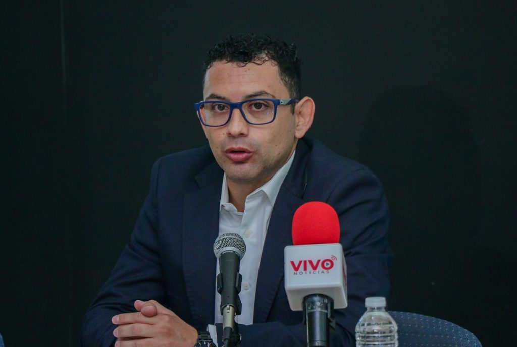 Enrique José Chaires Velasco.