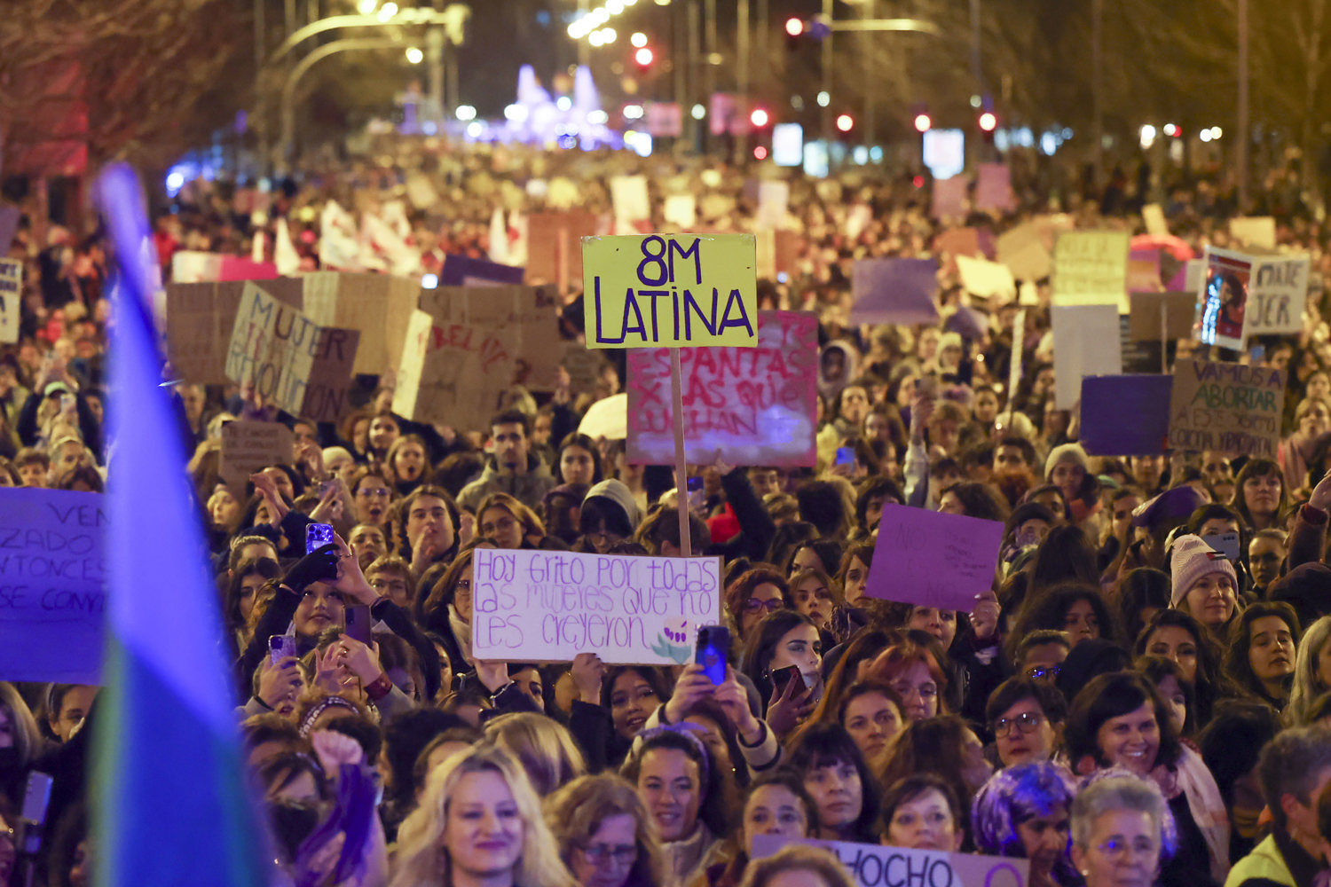 Un momento de la manifestación encabezada por el Movimiento Feminista de Madrid con motivo de la celebración del Día de la Mujer bajo el lema “La prostitución no es un trabajo. ¡Abolición ya!”, hoy viernes en la capital. EFE/Kiko Huesca.