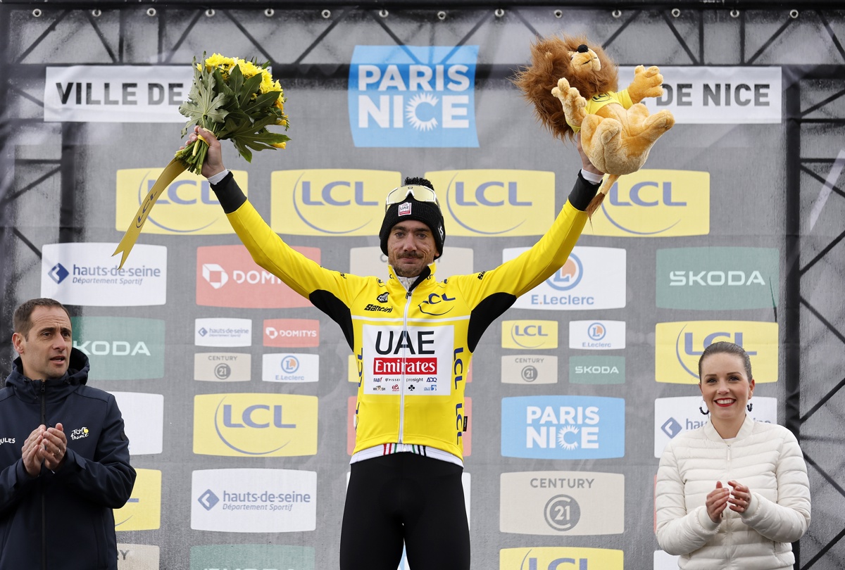 LEl estadounidense Brandon McNulty (UAE), líder de la París Niza Niza) EFE/EPA/SEBASTIEN NOGIER