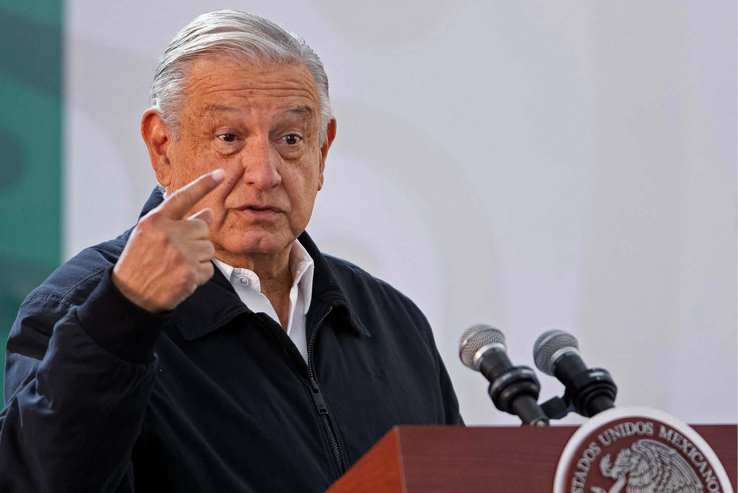 El Presidente de México, Andrés Manuel López Obrador, habla durante una rueda de prensa en Morelia (México). EFE/ Iván Villanueva