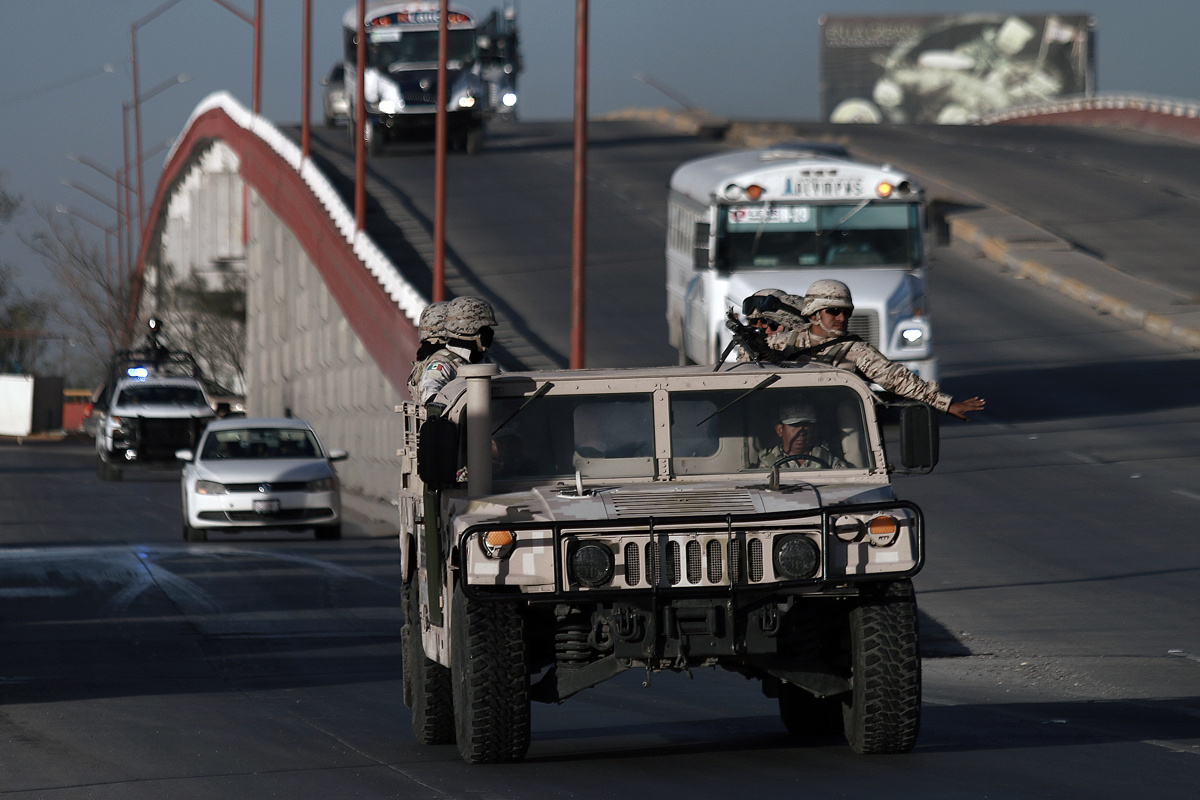 Integrantes de la Guardia Nacional realizan labores de patrullaje en Ciudad Juárez, Chihuahua (México). EFE/Luis Torres