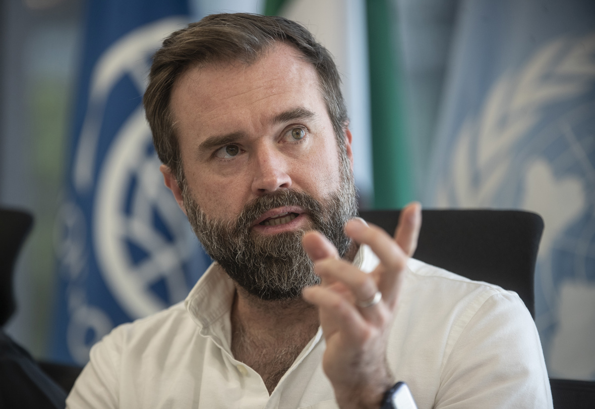 El jefe de Misión Adjunto de Organización Internacional para las Migraciones México, Jeremy MacGillivray, habla durante la presentación del "Boletín Anual de Estadísticas Migratorias 2023", en la Ciudad de México (México). EFE/ Isaac Esquivel