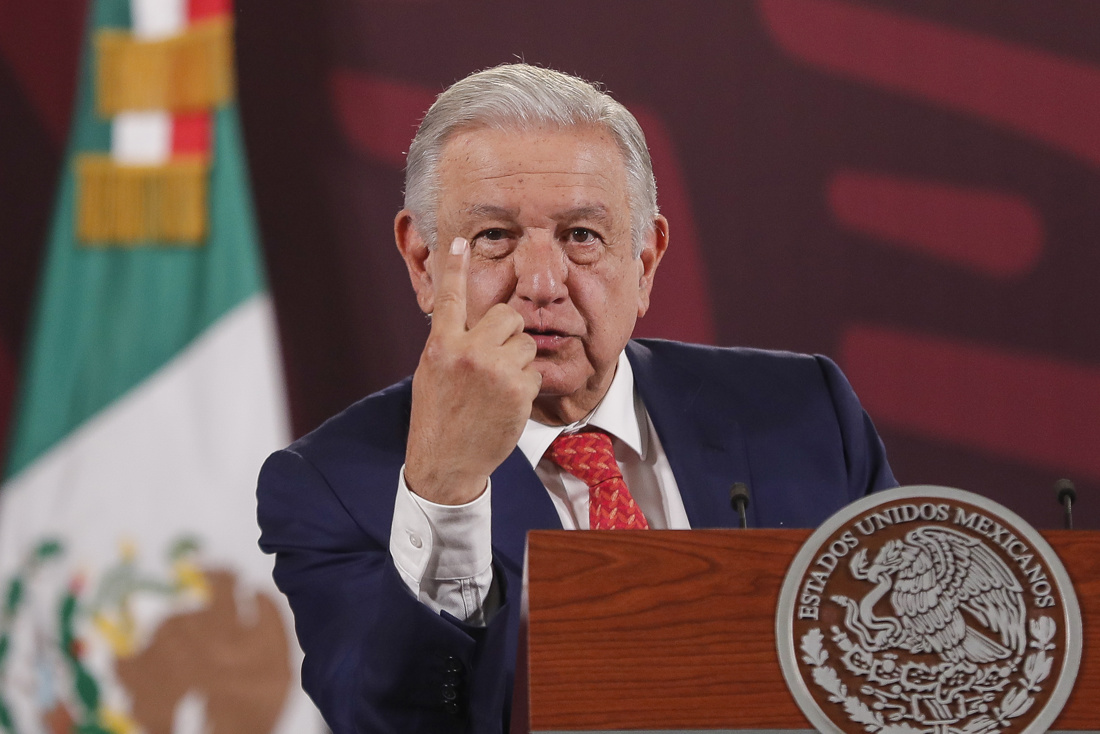 El Presidente de México, Andrés Manuel López Obrador, participa durante una rueda de prensa en Palacio Nacional, de la Ciudad de México (México). EFE/ Isaac Esquivel