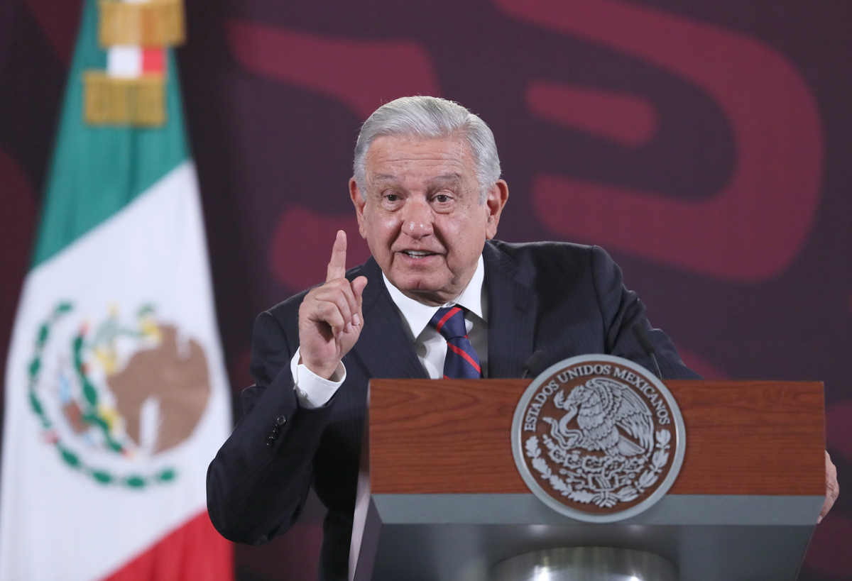 El Presidente de México, Andrés Manuel López Obrador, habla durante una rueda de prensa en Palacio Nacional en la Ciudad de México (México). EFE/Mario Guzmán
