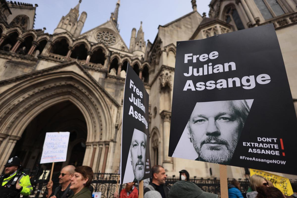 Foto de archivo de protestas para pedir la liberación de Julian Assange, en Londres. EFE/Neil Hall