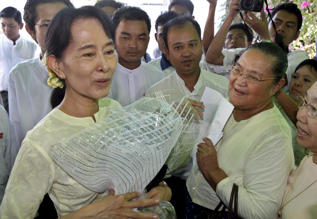 Una foto de archivo de la líder depuesta birmana Aung San Suu Kyi. EPA/NYEIN CHAN NAING