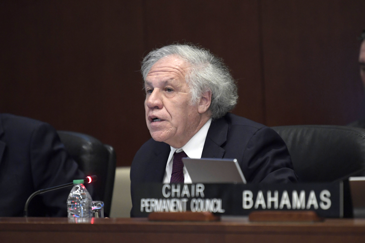 El secretario general de la Organización de los Estados Americanos (OEA), Luis Almagro, habla durante una reunión del Consejo Permanente de la Organización de los Estados Americanos (OEA) este martes en la sede del organismo en Washington (Estados Unidos). EFE/Lenin Nolly