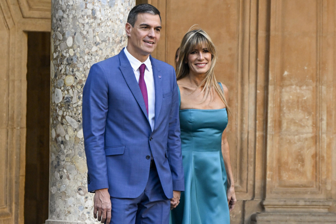 Foto archivo. El presidente del Gobierno Pedro Sánchez acompañado de su esposa Begoña Gómez. EFE/ Miguel Ángel Molina