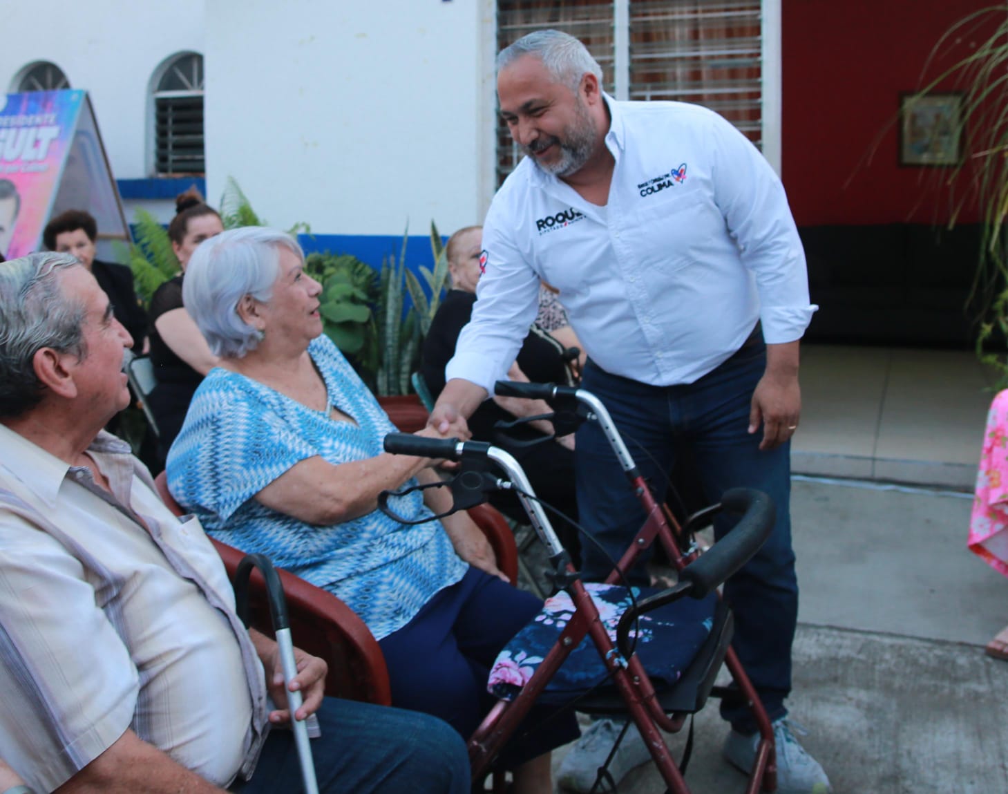 El candidato a diputado por el Distrito Local Electoral 02 por la coalición “Fuerza y Corazón por Colima”, Carlos Roque.