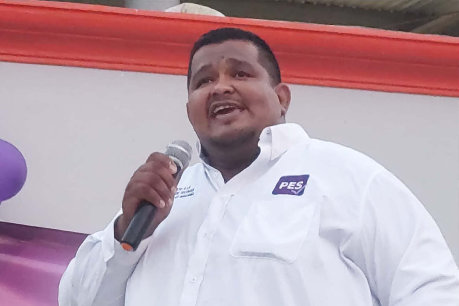 Jorge González Magaña, candidato del Partido Encuentro Solidario (PES) a la presidencia municipal de Tecomán.