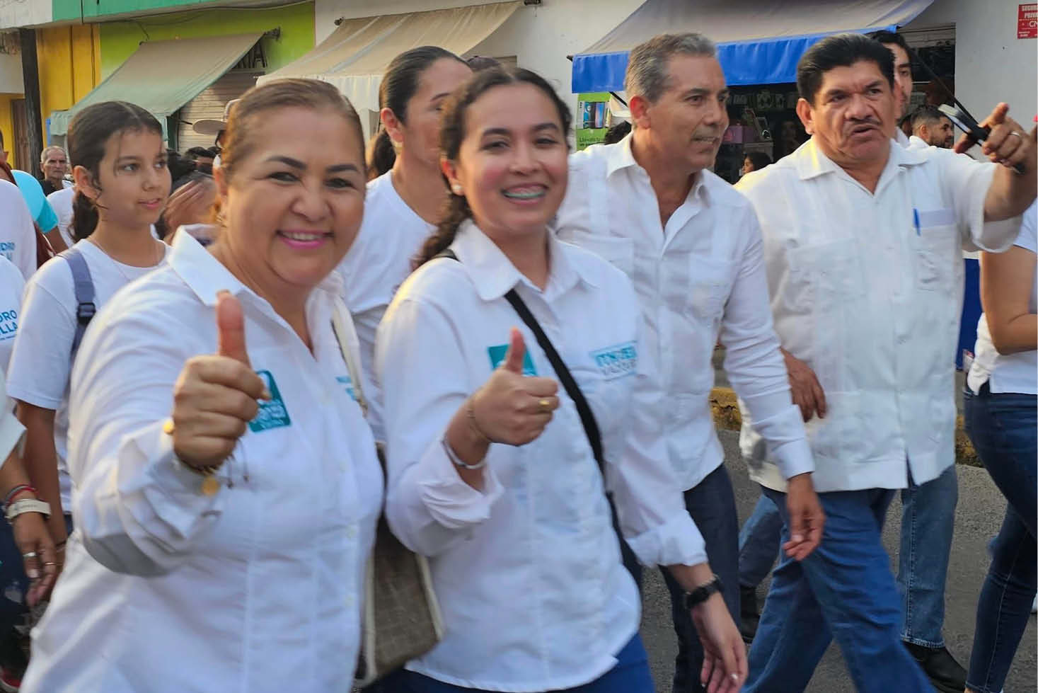 Iliana Arreola durante el arranque de campaña del candidato a la alcaldía de Minatitlán, Alejandro Mancilla.