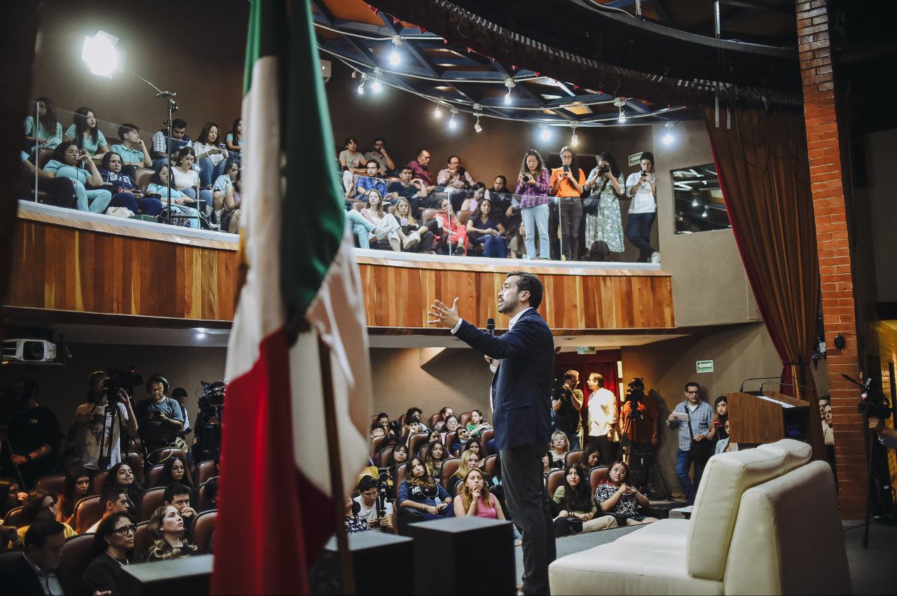 El candidato del opositor Movimiento Ciudadano (MC), Jorge Álvarez Máynez, en la Universidad Latinoamericana en la Ciudad de México.