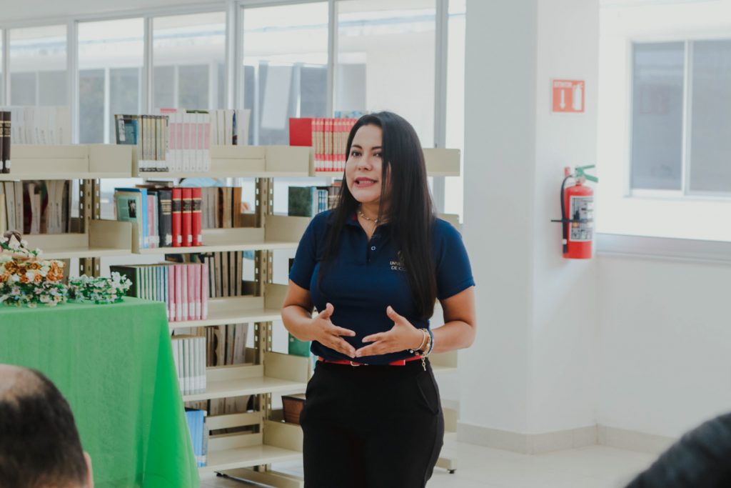 Ana María Gallardo Vázquez, delegada de la UdeC en Manzanillo.