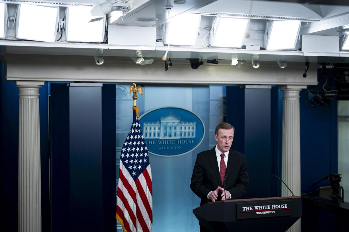 Fotografía de una rueda de prensa del asesor de Seguridad Nacional de la Casa Blanca, Jake Sullivan. EFE/Al Drago