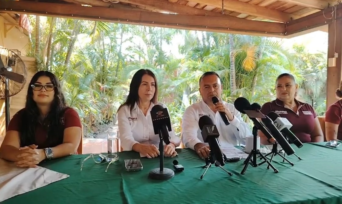 Rueda de prensa de Armando Reyna Magaña, candidato a la Alcaldía de Tecomán.