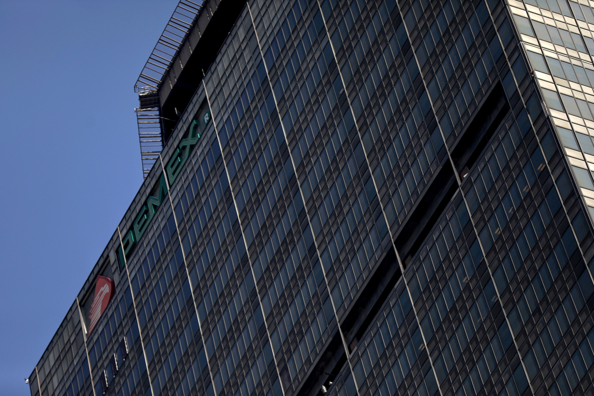 Fotografía que muestra la torre de la empresa Petróleos Mexicanos (Pemex), en Ciudad de México (México). Imagen de archivo. EFE/Sashenka Gutiérrez