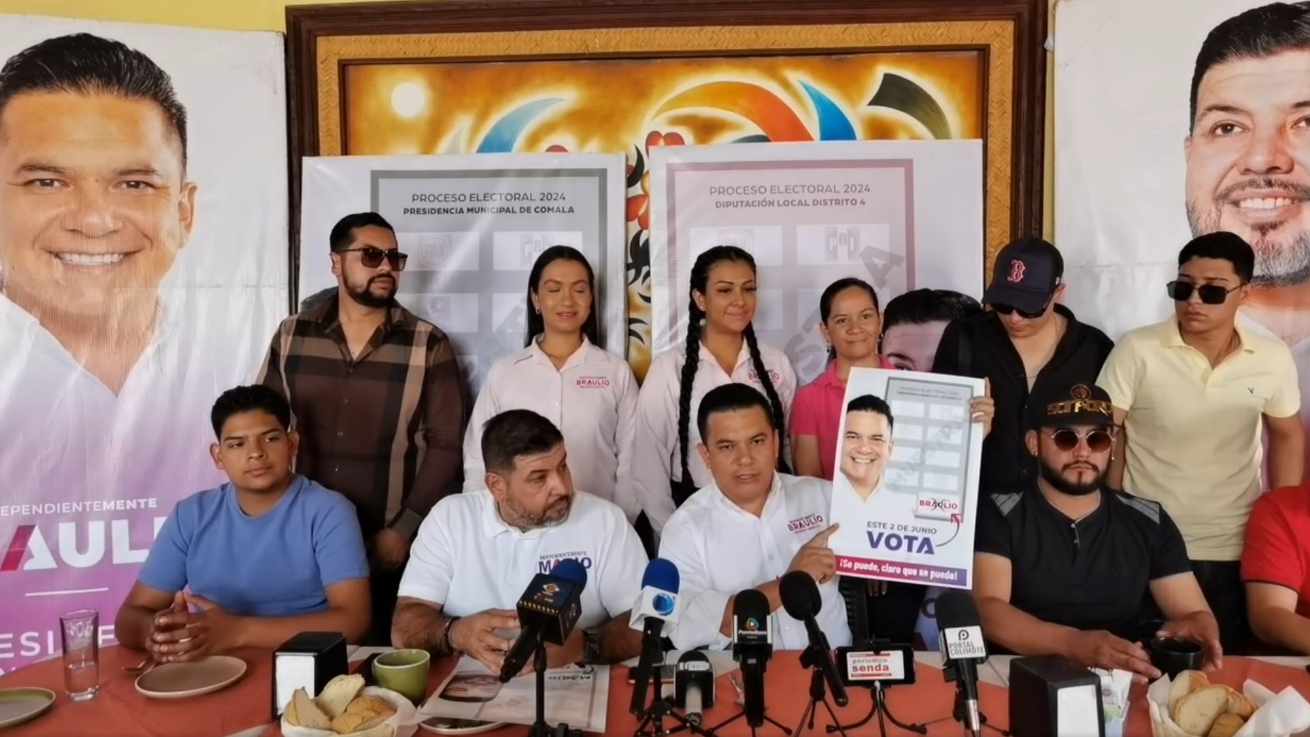 Rueda de prensa con candidatos independientes a la Alcaldía de Comala.