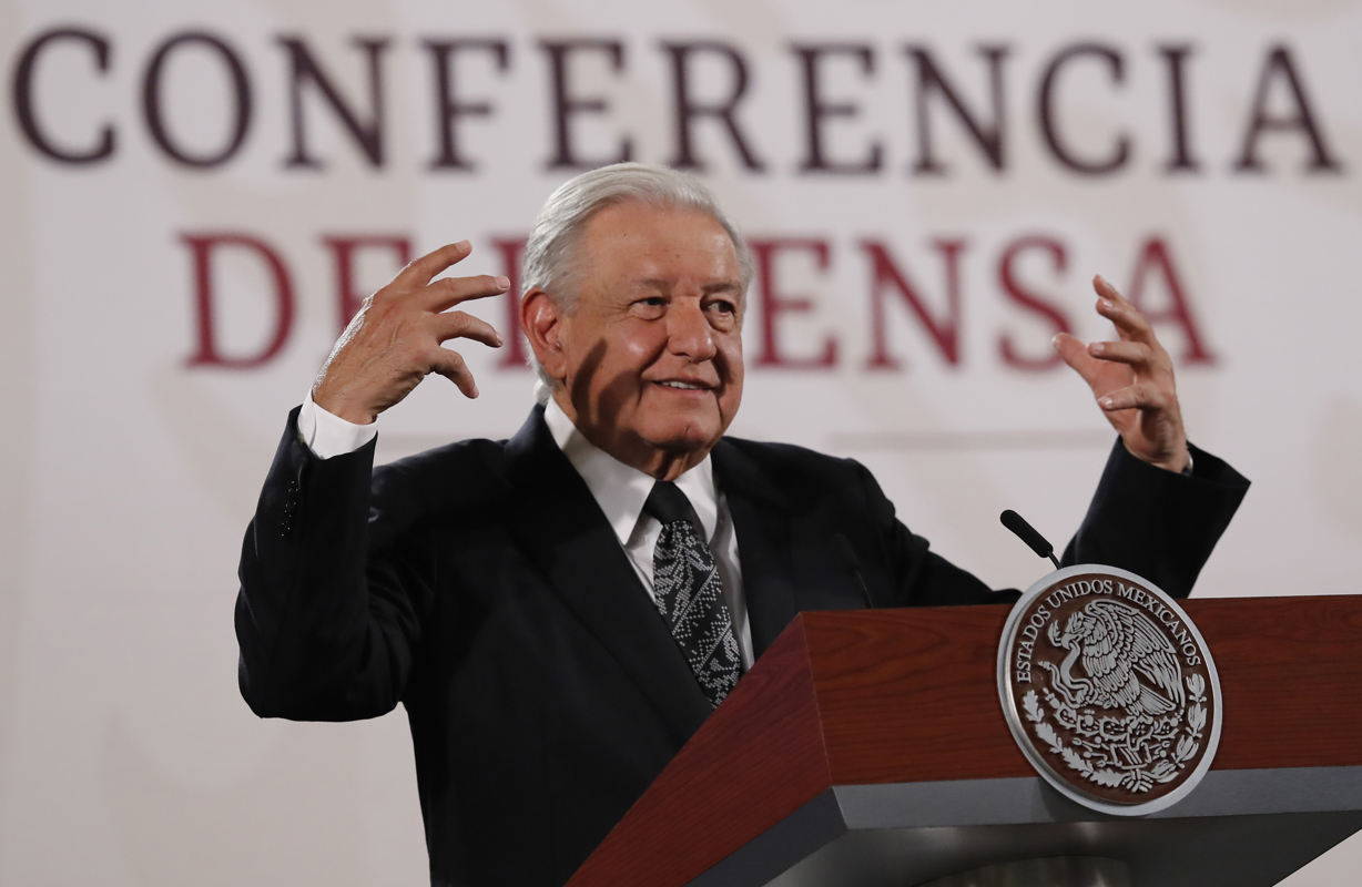 El Presidente de México, Andrés Manuel López Obrador, habla este miércoles durante una rueda de prensa en el Palacio Nacional en Ciudad de México (México). EFE/ Mario Guzmán