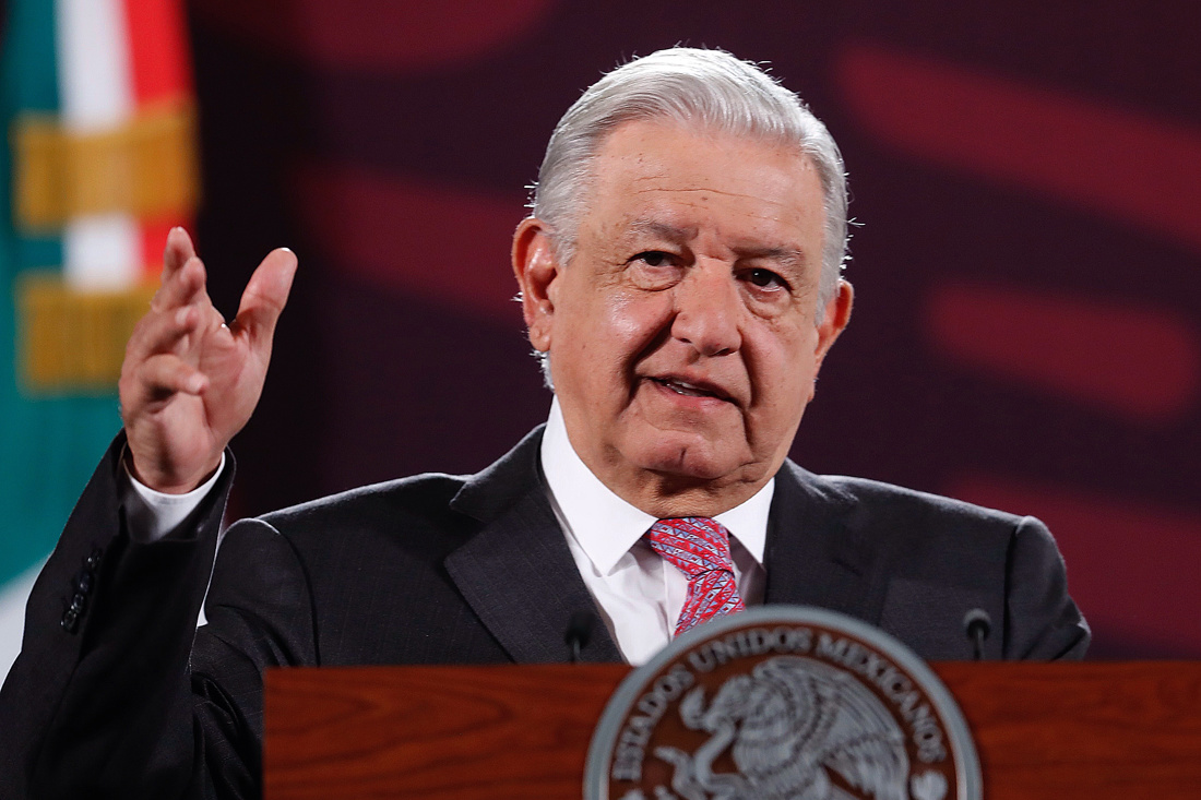 El Presidente de México, Andrés Manuel López Obrador, habla durante una conferencia de prensa matutina en Palacio Nacional de la Ciudad de México (México). EFE/Sáshenka Gutiérrez