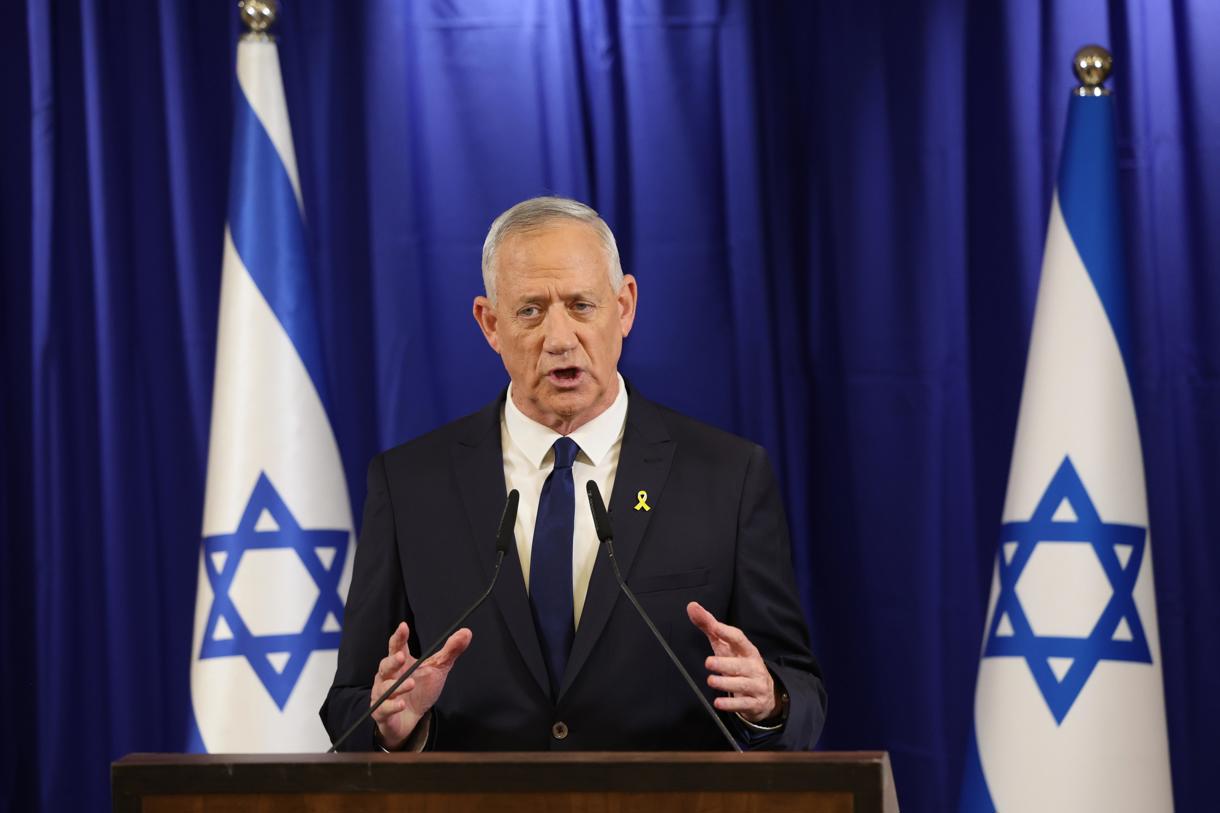 Tel Aviv.- El ministro de Defensa de Israel, Benny Gantz, anunció hoy su dimisión en el gabinete de Benjamín Netanyahu. EFE/EPA/ABIR SULTAN