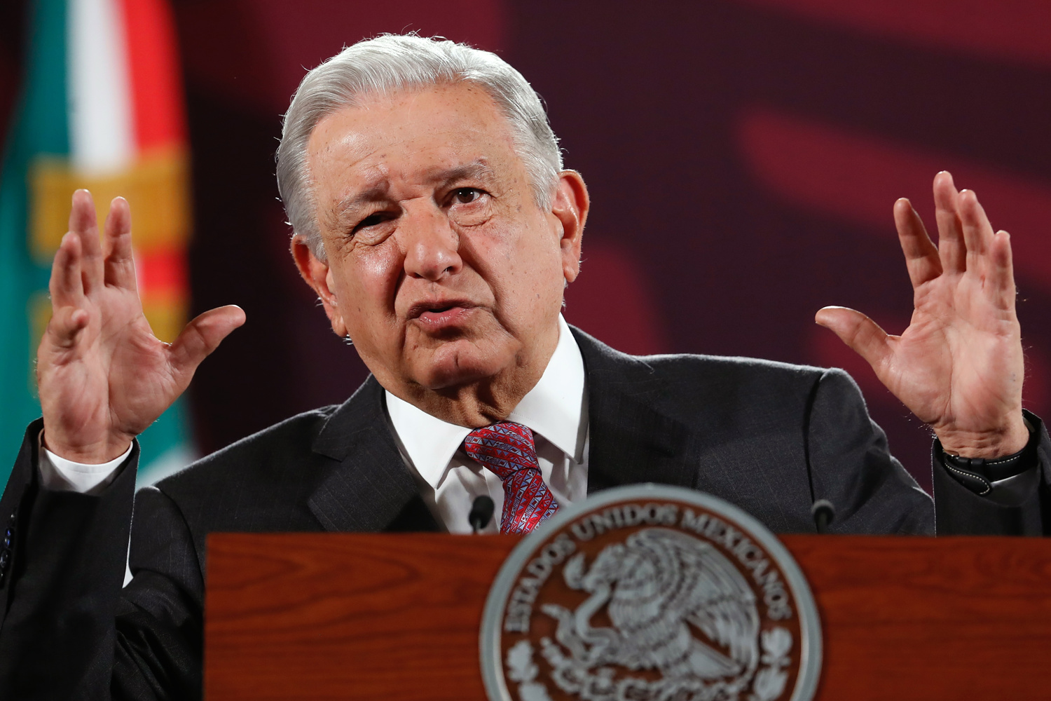 El Presidente de México, Andrés Manuel López Obrador, habla durante una conferencia de prensa matutina en Palacio Nacional de la Ciudad de México (México). EFE/Sáshenka Gutiérrez