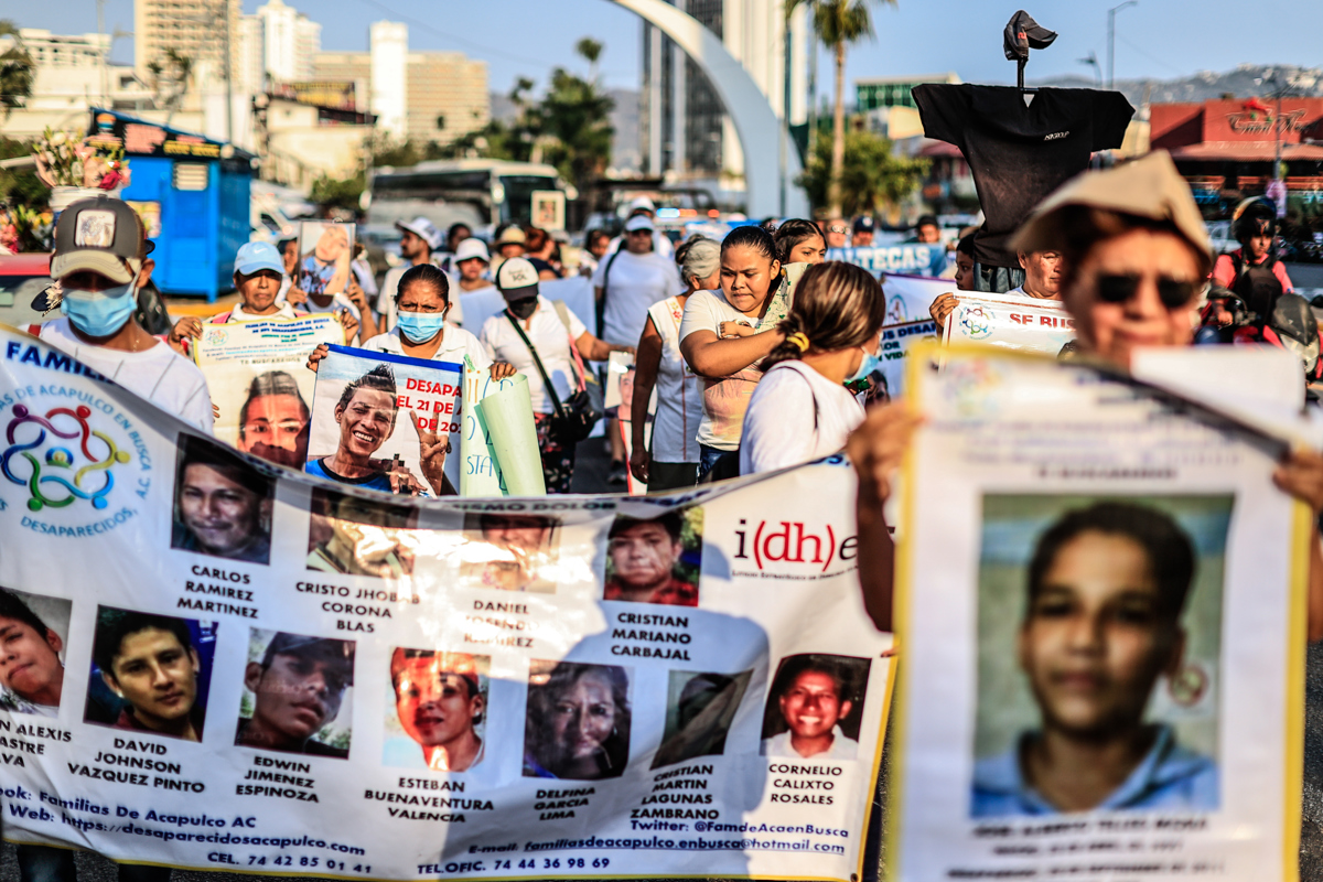 Madres de personas desaparecidas e integrantes de colectivos protestan en Acapulco (México). Imagen de archivo. EFE/David Guzmán