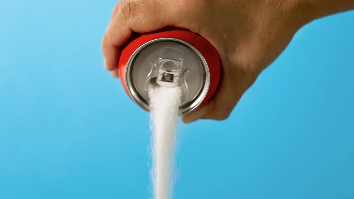 Las bebidas azucaradas afectan la salud, pues son factores de riesgo para desarrollar padecimientos metabólicos, obesidad, enfermedades cardiovasculares, entre otras condiciones. (EFE)